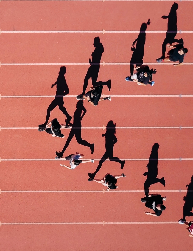 8 runners running a marathon sprint