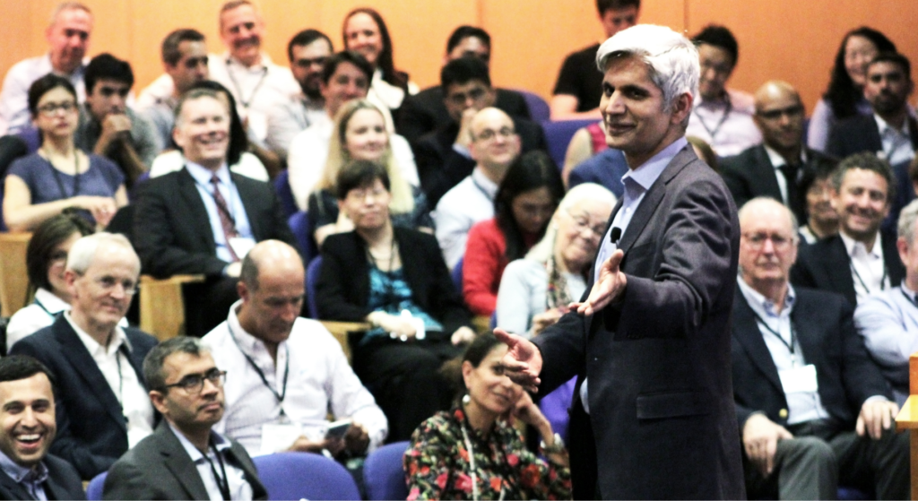 Hitendra Wadhwa speaking to an audience